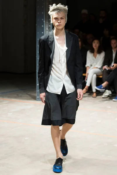 Look 28
